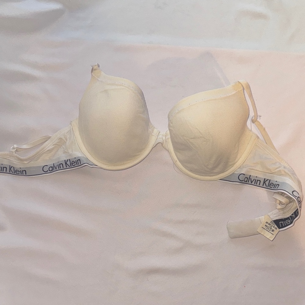 Calvin Klein Women's White Bra